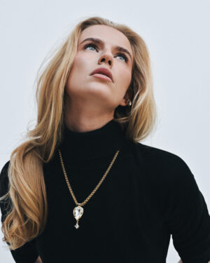 “RADIANCE” NECKLACE GOLDEN