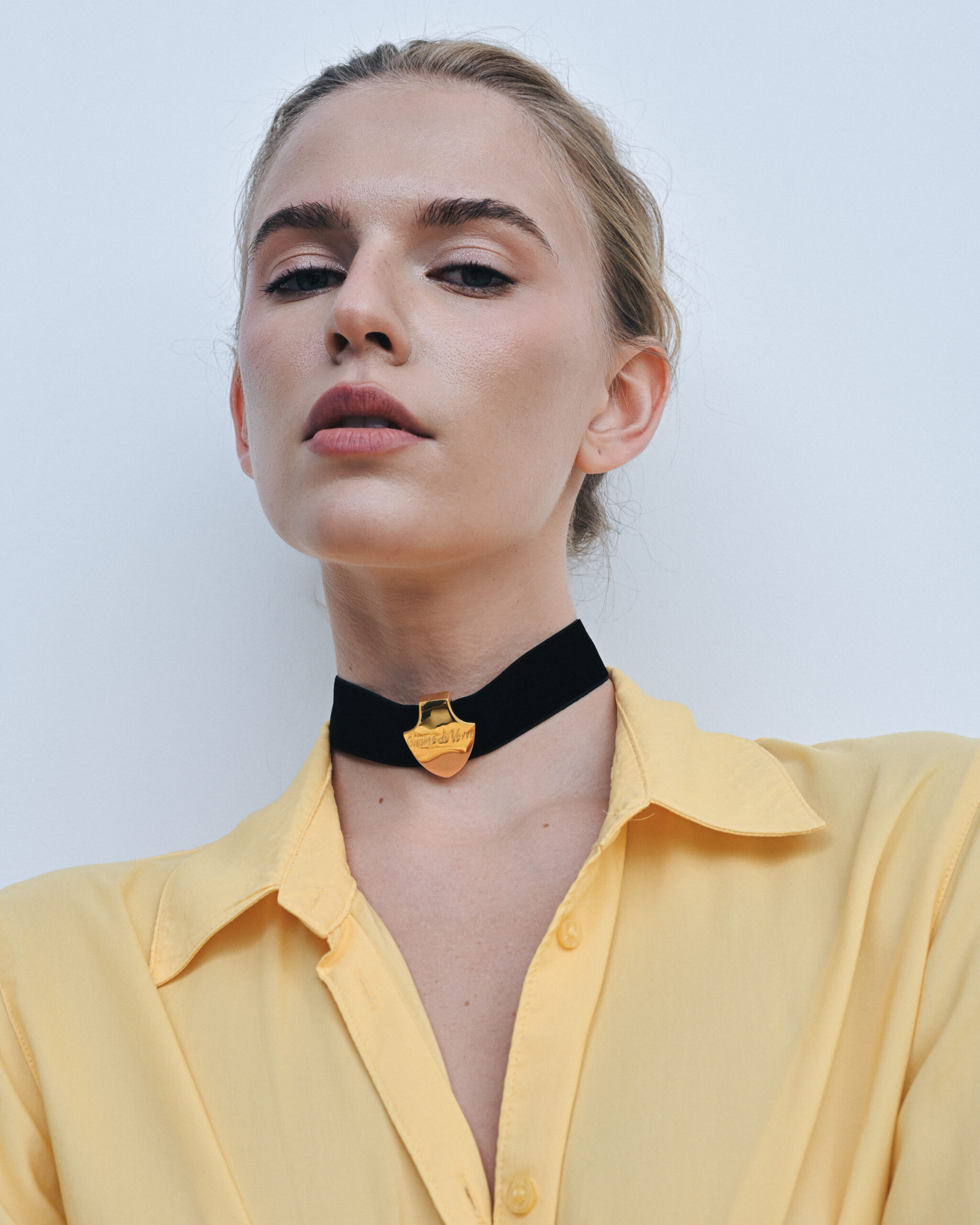 “EWER” CHOKER GOLDEN