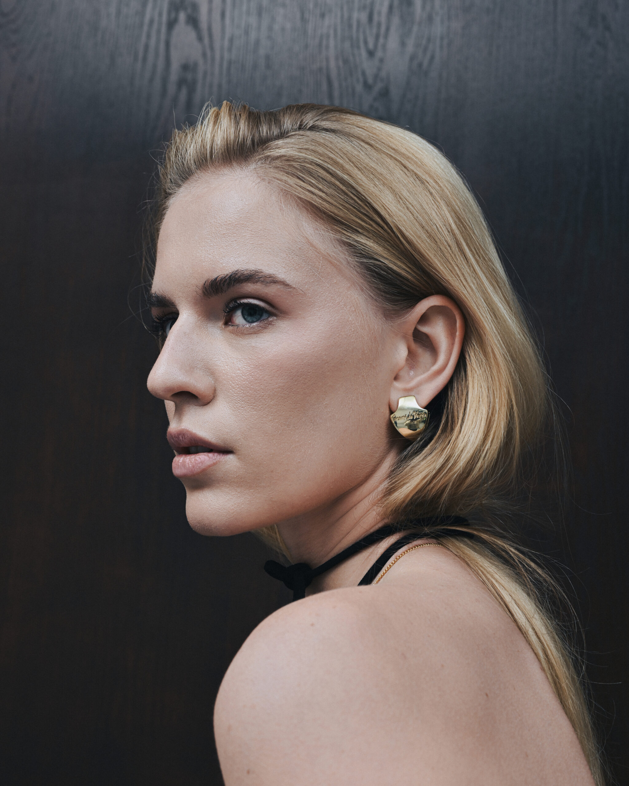 “EWER” EARRINGS GOLDEN