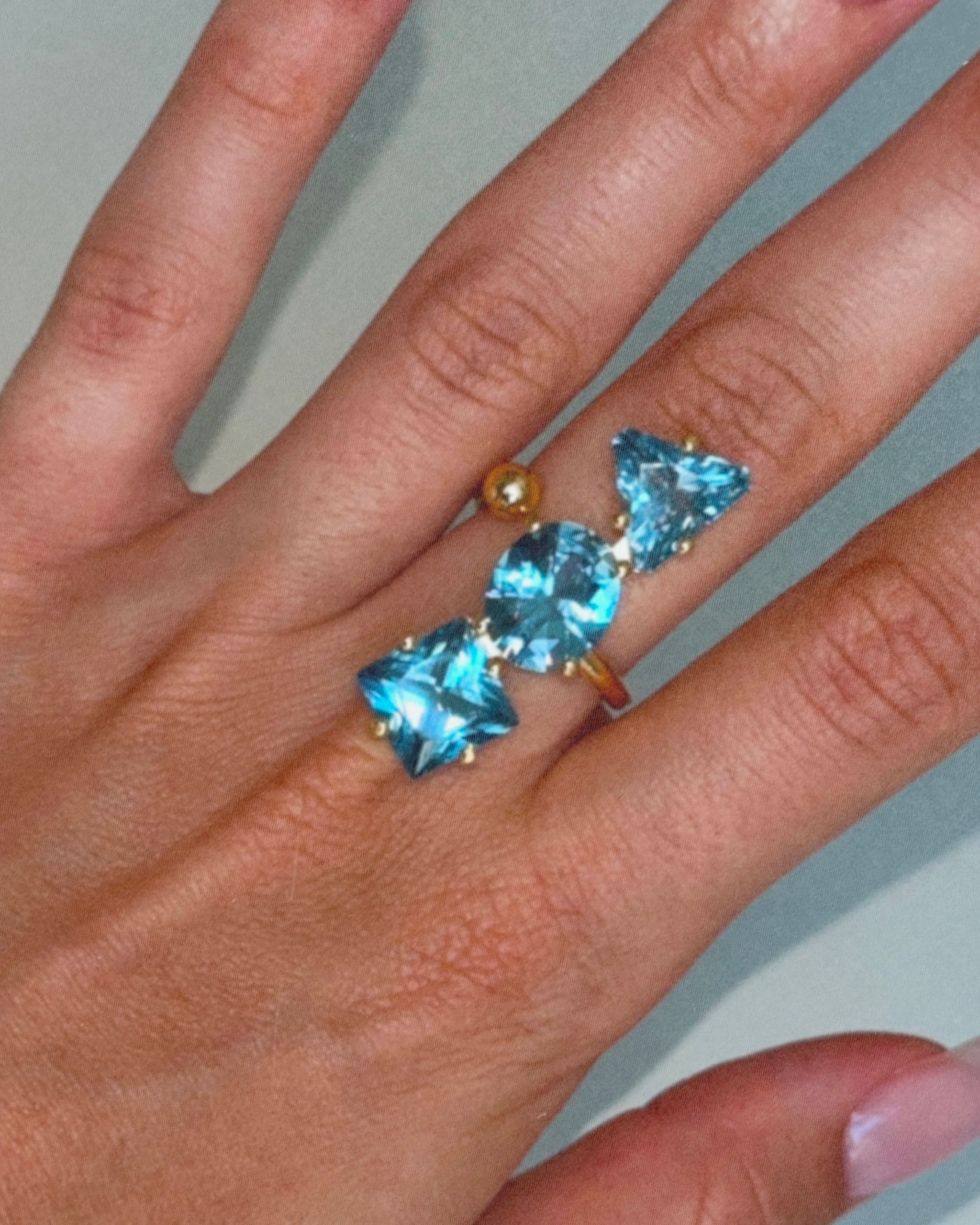 “TRILOGY RAIN” RING GOLDEN